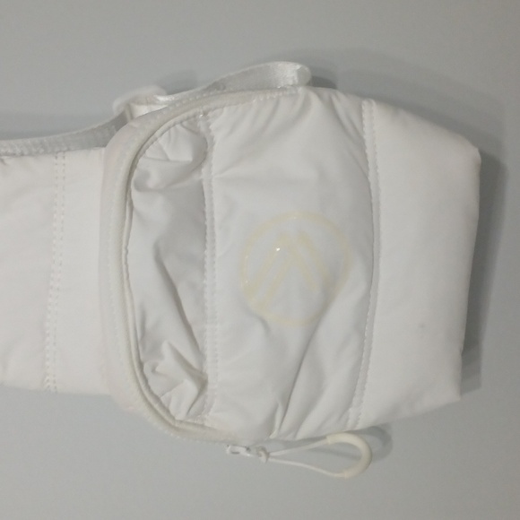 Savvi White Quilted Pouch, Pre-owned - Picture 2 of 9